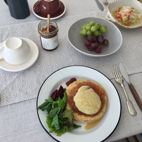 フランス産ハードチーズ　薄葉紙包み