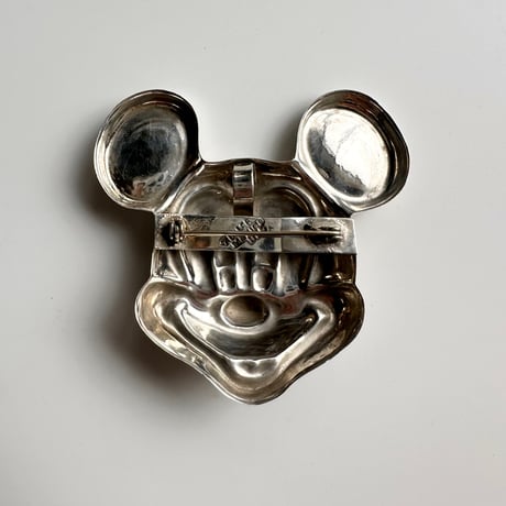 Mickey ブローチ