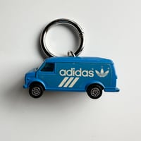 Corgi adidas①