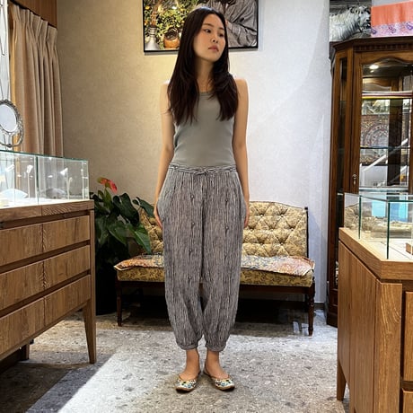 【BLACK STRIPES WITH FLORAL BACK POCKET】　インドコットンロングパンツ