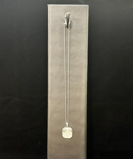 ヒマラヤエレスチャル　水入り水晶　キューブ型ペンダント