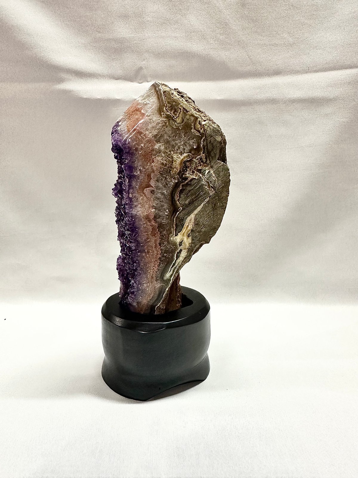 癒やしの光…アメジストクラスター 浄化 開運