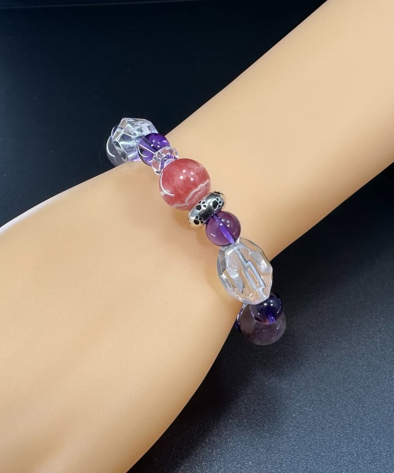 ★展★ストロベリークォーツ❀お守りレインボーブレスレット❀肉球が可愛い！厄除けに ☆展☆ストロベリークォーツ❀お守りレインボーブレスレット❀肉