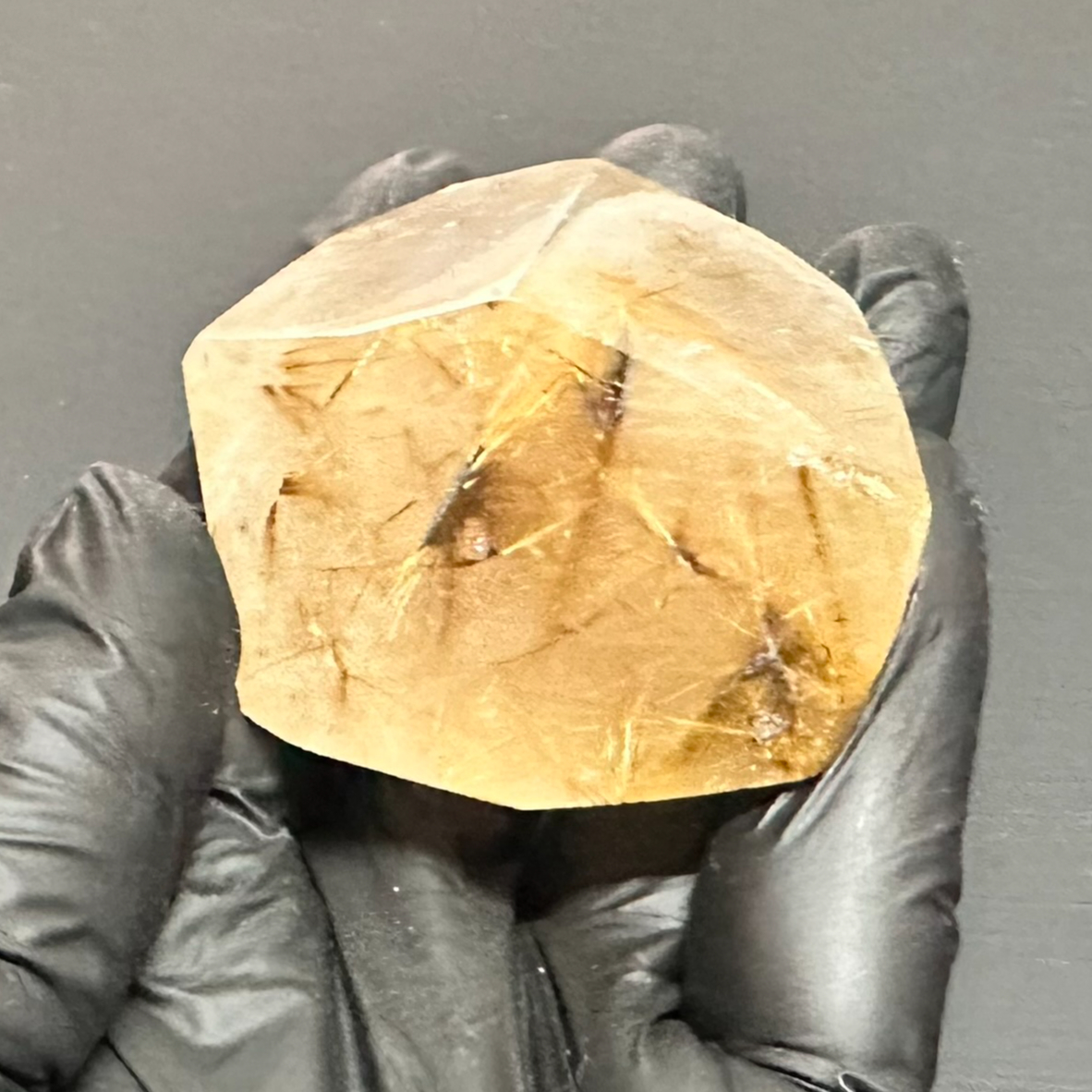 金運・仕事運上昇！ ゴールドルチル 置き石 | うさぎ屋