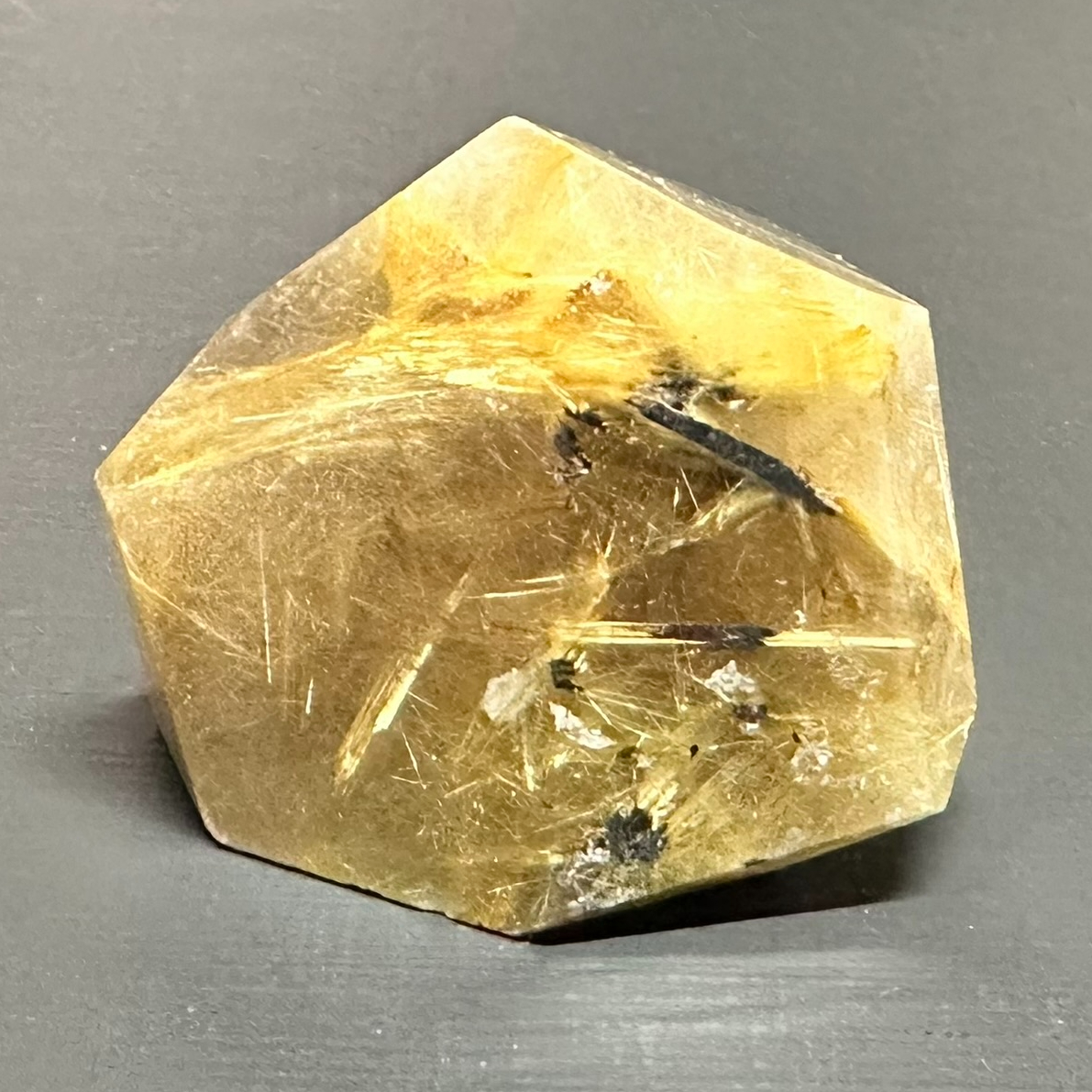 金運・仕事運上昇！ ゴールドルチル 置き石 | うさぎ屋