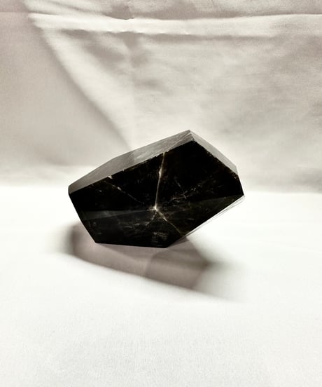 モリオン（黒水晶）原石　置き石　1.7kg