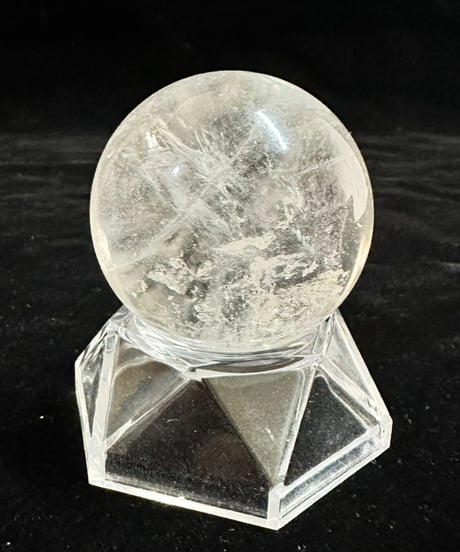 天然水晶（アイリスクォーツ）　丸玉　45㎜