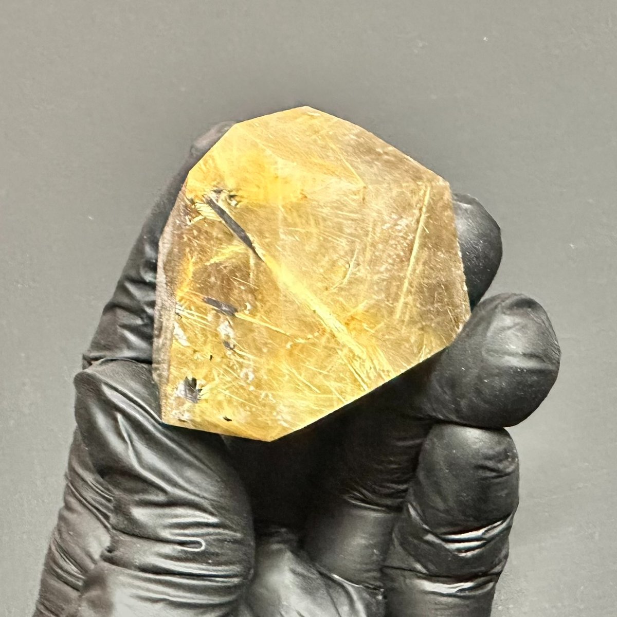 金運・仕事運上昇！ ゴールドルチル 置き石 | うさぎ屋