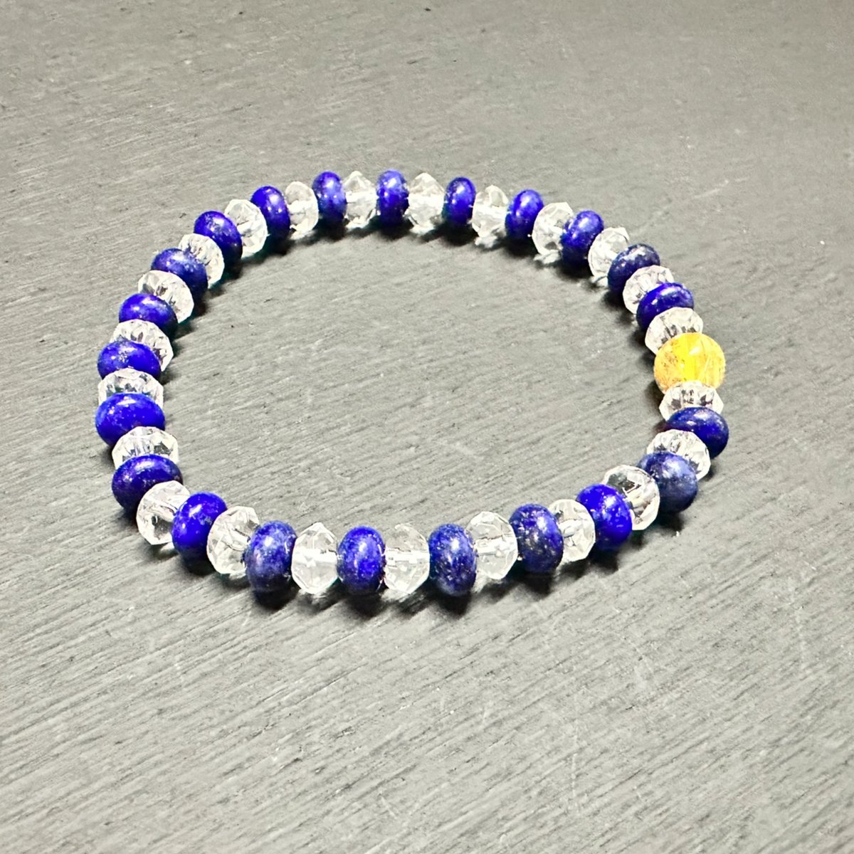 ゴールドルチルとラピスラズリと水晶のブレスレット | うさぎ屋