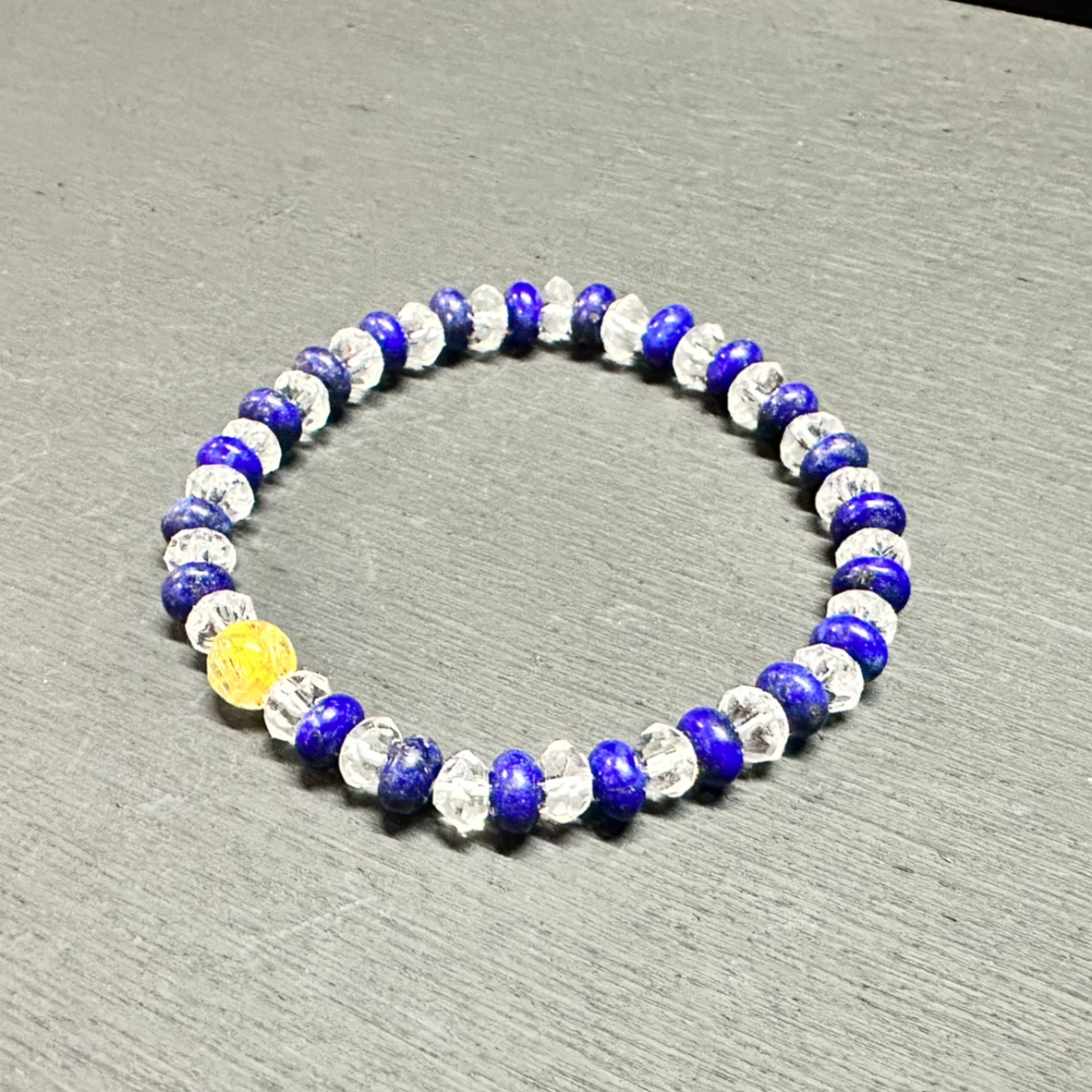 ゴールドルチルとラピスラズリと水晶のブレスレット | うさぎ屋