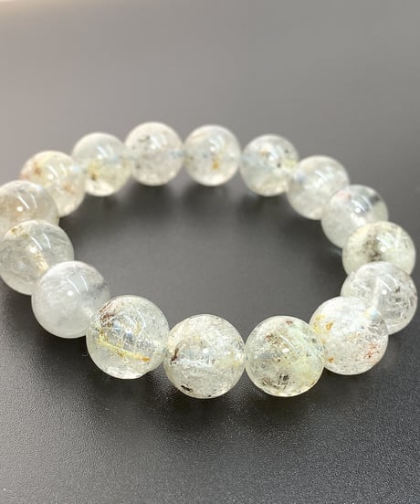 白雲母入り水晶　13㎜のブレスレット　Ⅰ