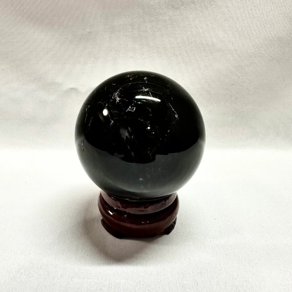 モリオン（黒水晶）丸玉 置き石 台座付き 直径6.6cm | うさぎ屋