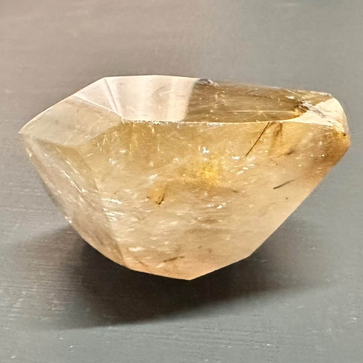 金運・仕事運上昇！ ゴールドルチル 置き石 | うさぎ屋