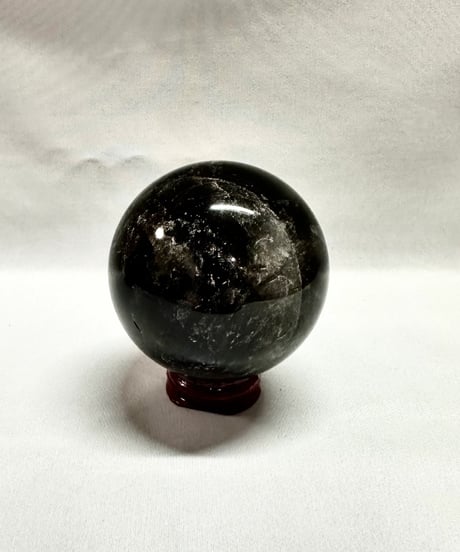 モリオン（黒水晶）丸玉　置き石 　台座付き　直径6.4cm