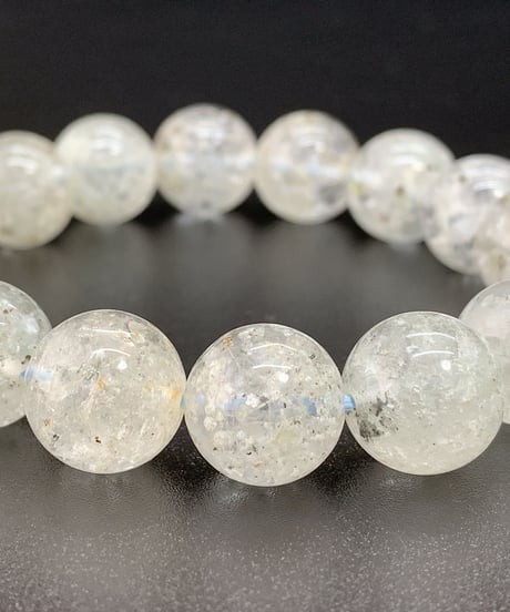 白雲母入り水晶　12.5㎜のブレスレット