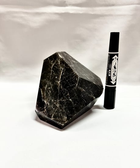 モリオン（黒水晶）原石　置き石　1.7kg