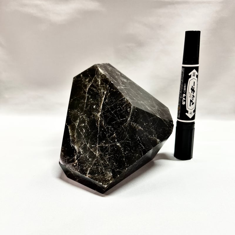 モリオン(黒水晶)原石 置き石 1.7kg | うさぎ屋 モリオン(黒水晶)原石 置き石 1.7kg | うさぎ屋