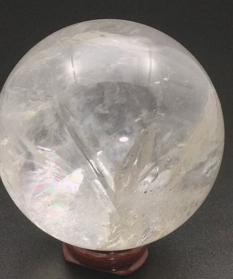 天然水晶（アイリスクォーツ）　丸玉　67㎜