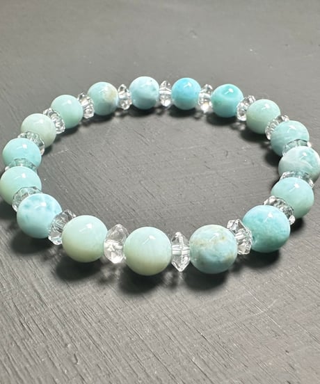 ラリマーとボタンカット水晶　癒しのブレスレット