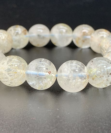 白雲母入り水晶　13㎜のブレスレット　Ⅰ
