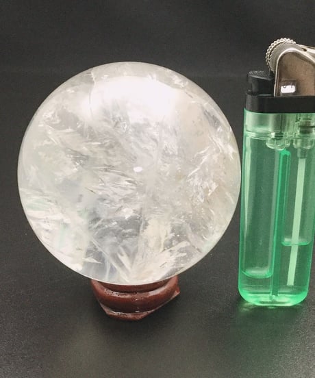 天然水晶（アイリスクォーツ）　丸玉　67㎜