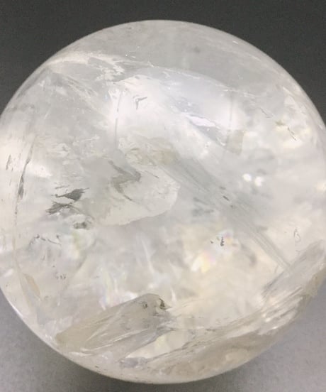 天然水晶（アイリスクォーツ）　丸玉　67㎜