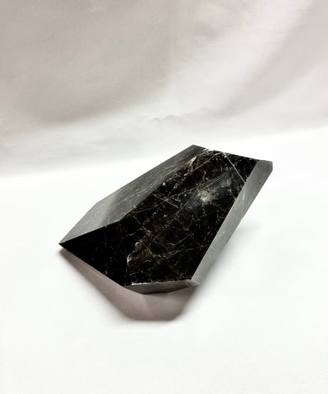 モリオン（黒水晶）原石　置き石　1.7kg