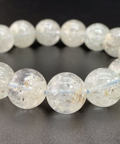白雲母入り水晶　12.5㎜のブレスレット