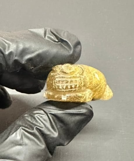ゴールドルチル貔貅（ひきゅう）　置物