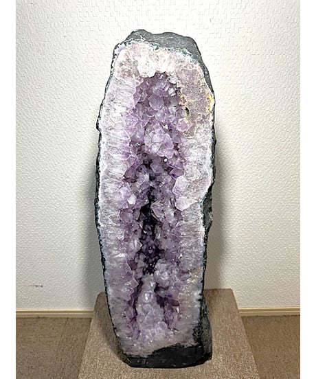 招福開運！ブラジル産アメジストドーム　高さ約78cm　重さ約46kg