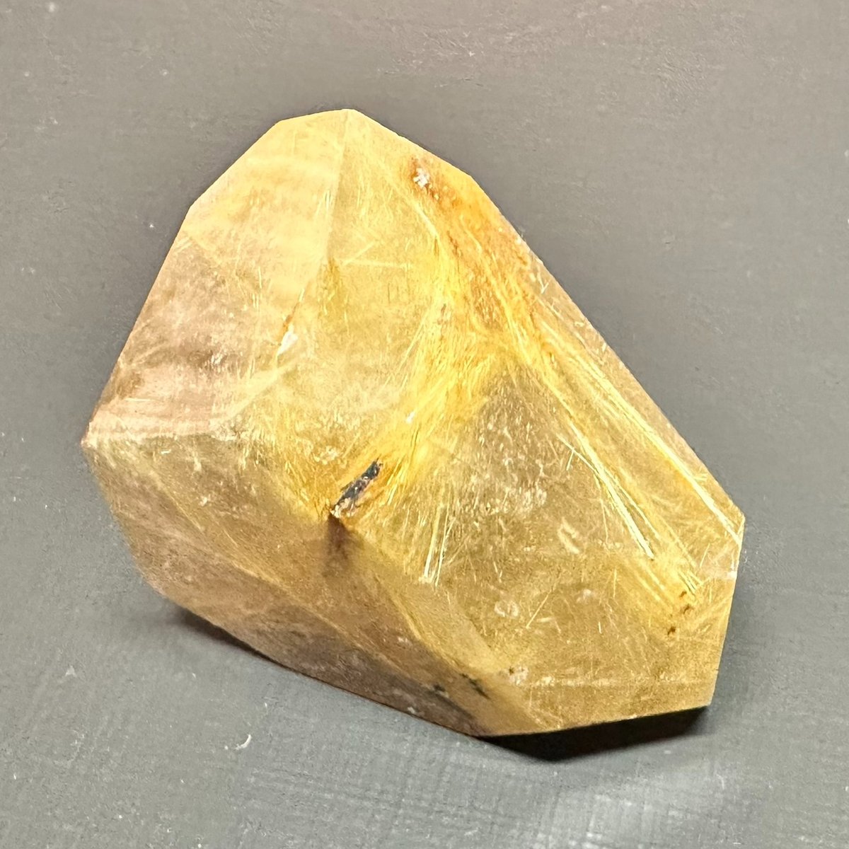 金運・仕事運上昇！ ゴールドルチル 置き石 | うさぎ屋