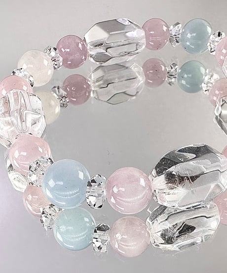 クンツァイト・アクアマリン・ムーンストーン・水晶