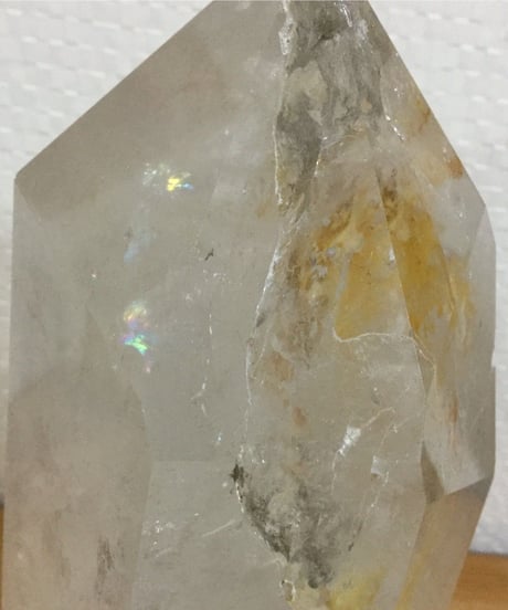 虹入りヒマラヤ水晶　4.7kg　六角柱
