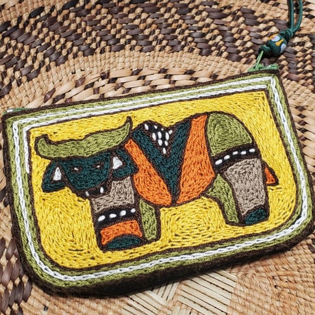カロス 刺繍ポーチ S　バッファロー