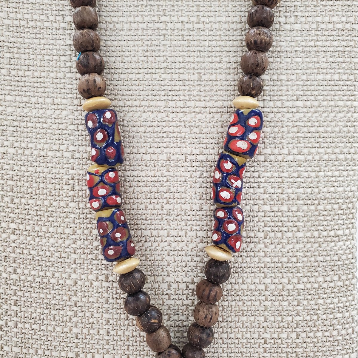 送料無料】 ズールーラブビーン モダマ 豆 トレードビーズネックレス