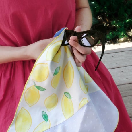 アイウエアが拭けるハンカチ　　　　　　　　　　　　fruits - L (43cm)