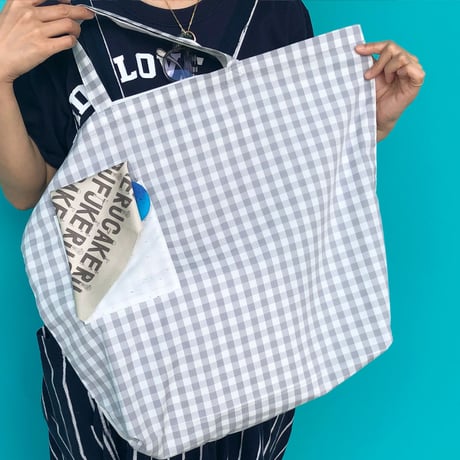 アイウェアが拭けるエコバッグ　　　　　　　　moteru (左手で持ちたい方)