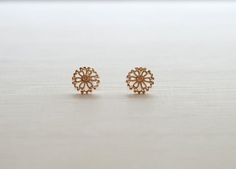 K10YG/ ピアス【YUKIWA KIKU / 雪輪菊】/WAMON MINI GOLD (PE20022Y)