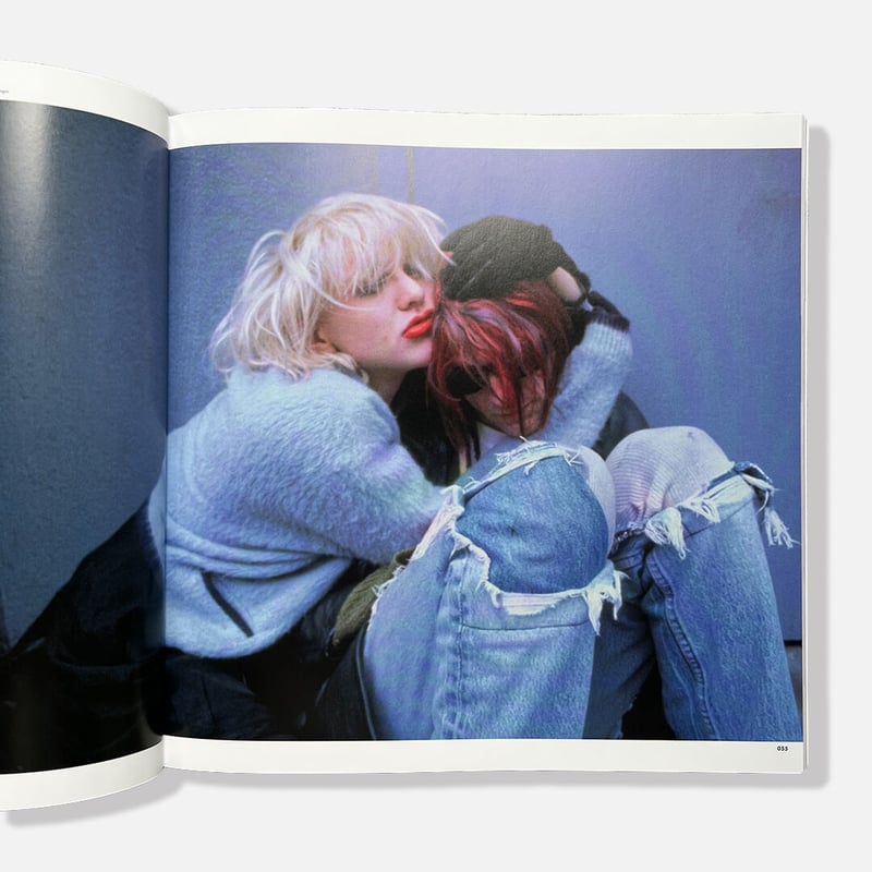 NIRVANA T-SHIRT BOOK HELLOH? ”SOFTCOVER EDITI NIRVANA T-SHIRT BOOK HELLOH? ”SOFTCOVER EDITI