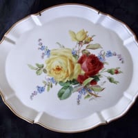 入荷2枚)マイセン白磁 レリーフ皿 | Meissen's rose & white por 入荷2枚)マイセン白磁 レリーフ皿 | Meissen's rose & white por