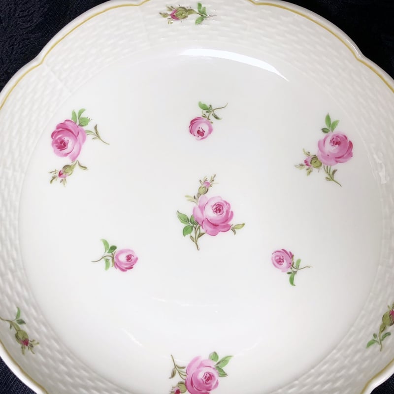 未使用近✨マイセン ピンクローズ 薔薇 プレート 18cm皿 小花 プチローズ 未使用近✨マイセン ピンクローズ 薔薇 プレート 18cm皿 小花