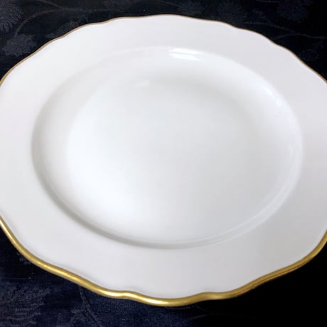 （入荷2枚）金彩付き18㎝プレート