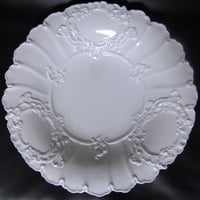 （入荷2枚）マイセン白磁 レリーフ皿