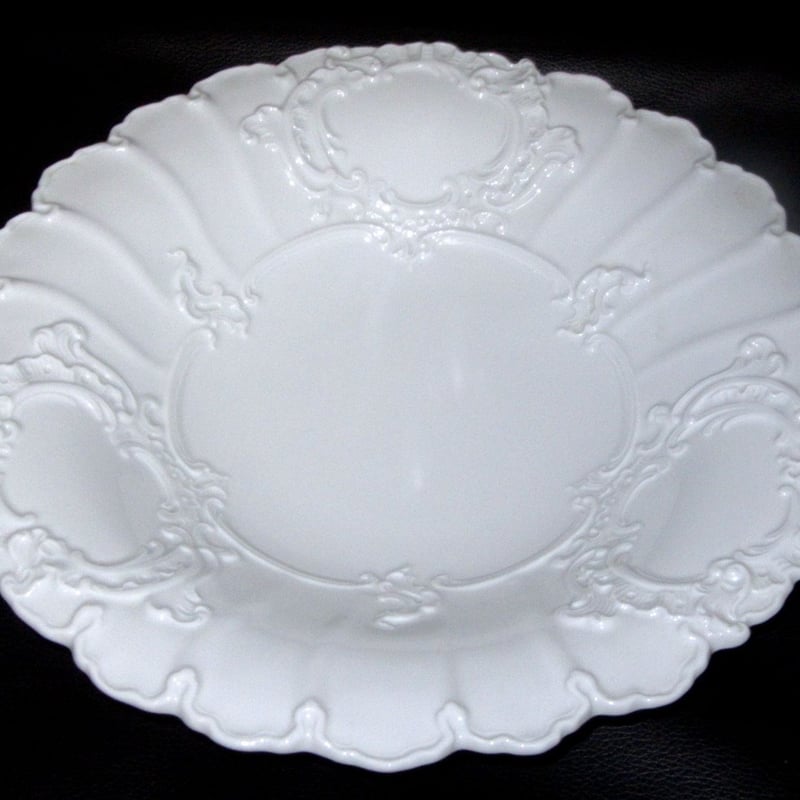 入荷2枚）マイセン白磁 レリーフ皿 | Meissen's rose & white por