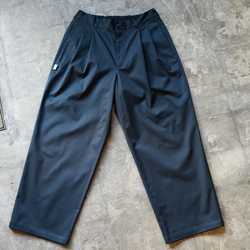 SQUEEZED DESIGN 2TUCK CHINO PANTS | UNSLACKS STORE