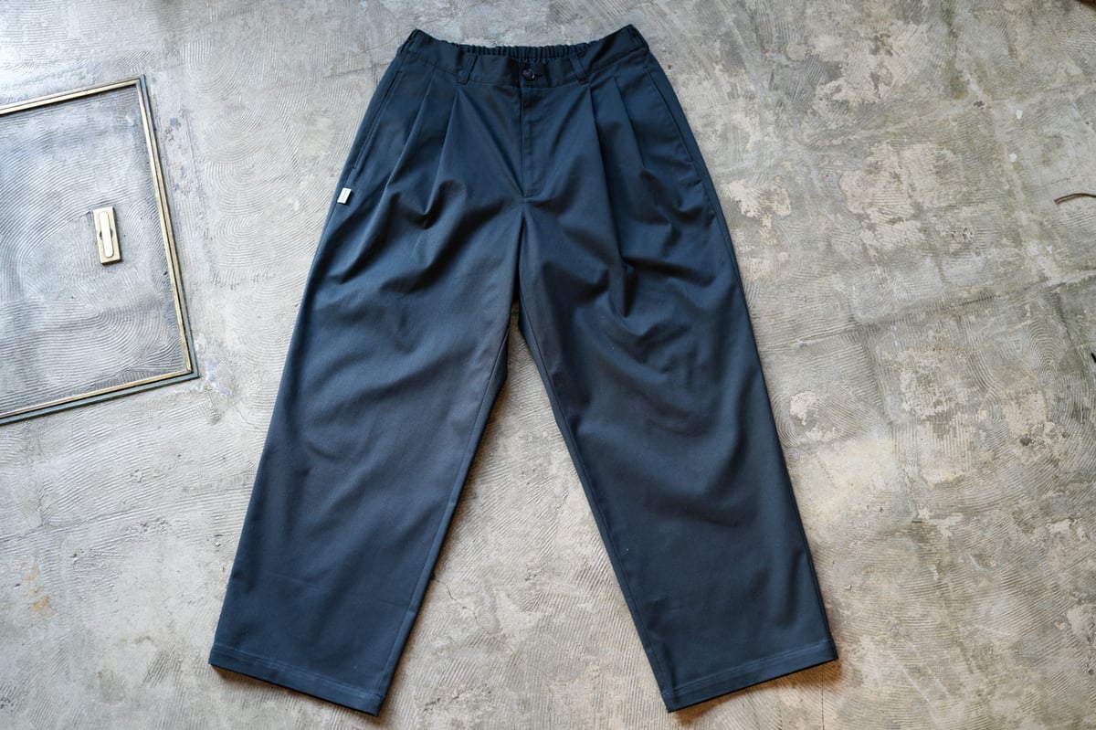 パンツ SQUEEZED DESIGN BY UNSLACKS 2TUCK CHINO SQUEEZED DESIGN 2TUCK CHINO PANTS | UNSLACKS STORE