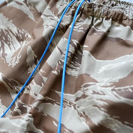 ACTIVE BAGGY SHORTS DESERT TIGER STRIPE