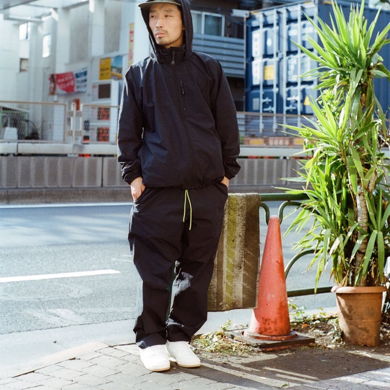 人気が高い unslacks ACTIVE EASY PANTS TROPICAL Navy | www