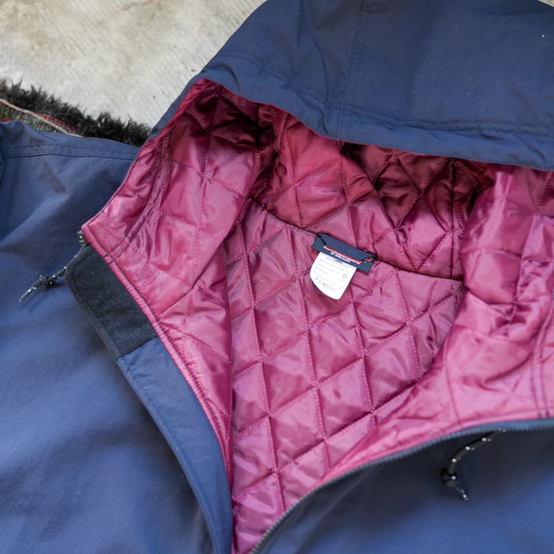 SQUEEZED DESIGN QUILTING LINED HOODED JACKET |