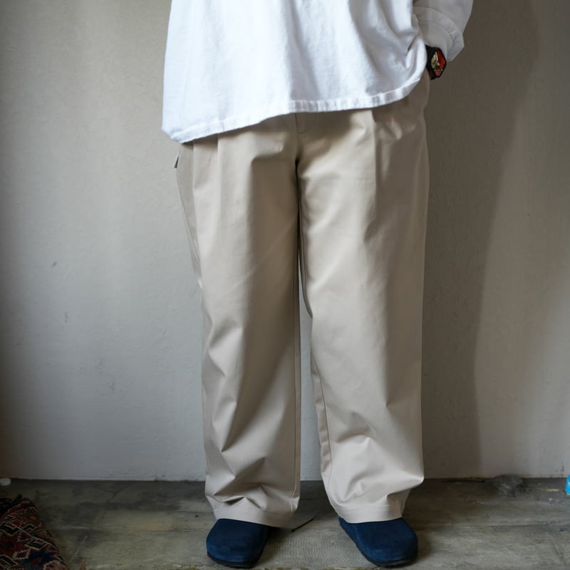 SQUEEZED DESIGN 2TUCK CHINO PANTS | UNSLACKS STORE